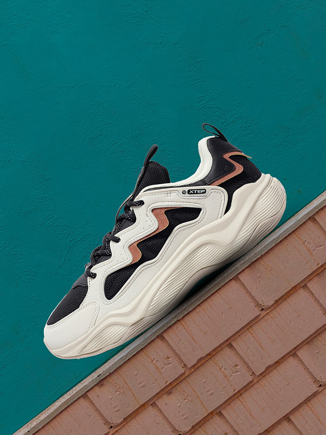 Xtep Women Retro Casual Shoes