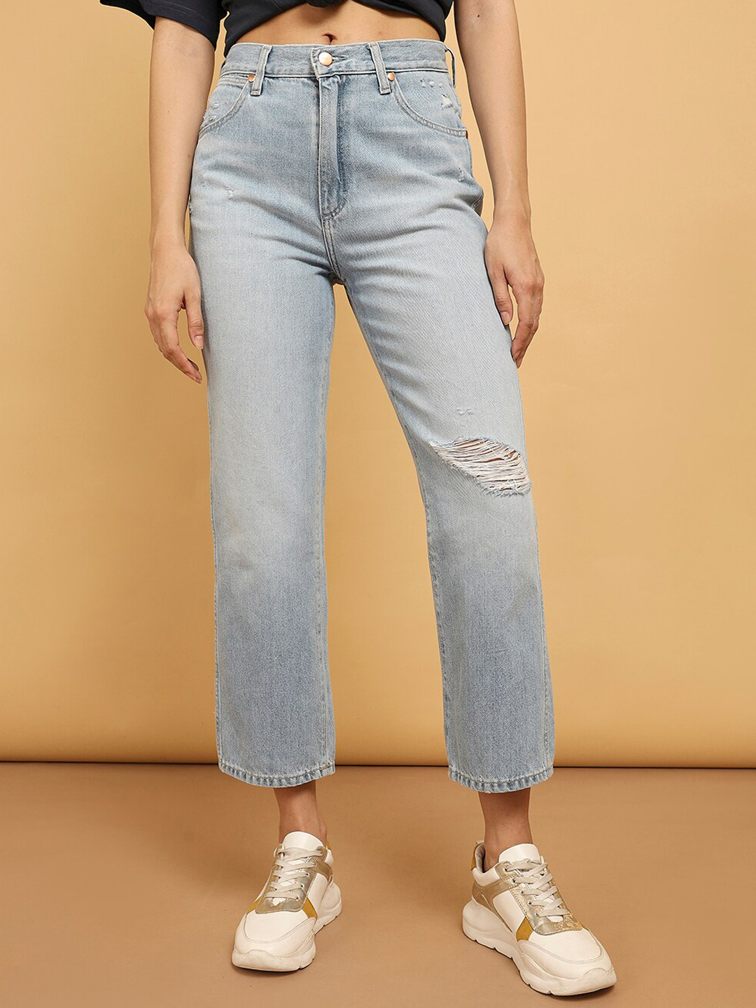 Wrangler Women Straight Fit High-Rise Low Distress Heavy Fade Cotton Jeans