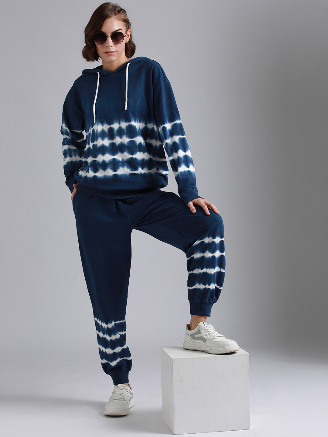 High Star Printed Hooded Long Sleeves Pure Cotton Sweatshirt With Joggers