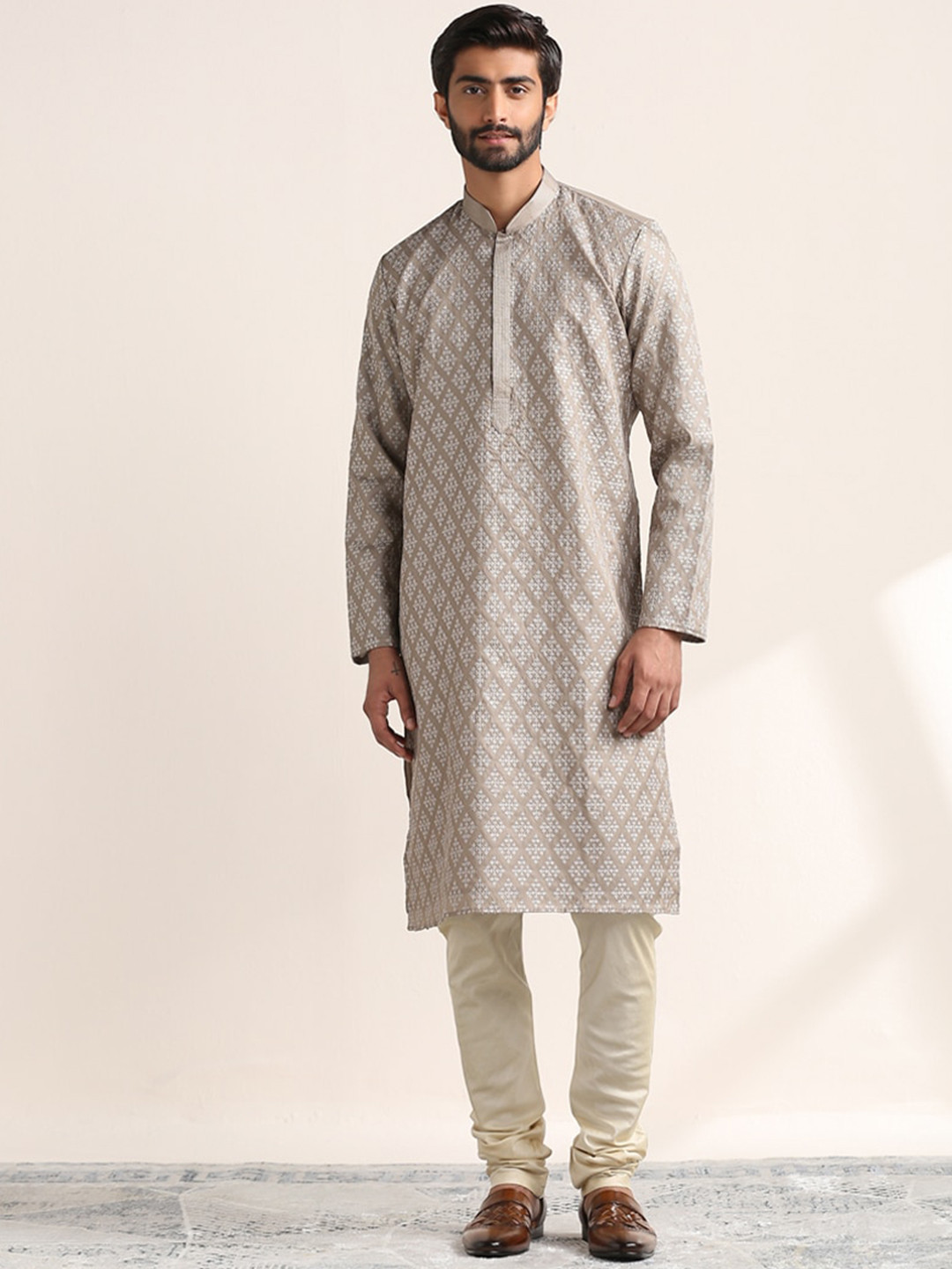 Twamev Floral Embroidered Mandarin Collar Long Sleeve Art Silk Regular Kurta Wth Churidar