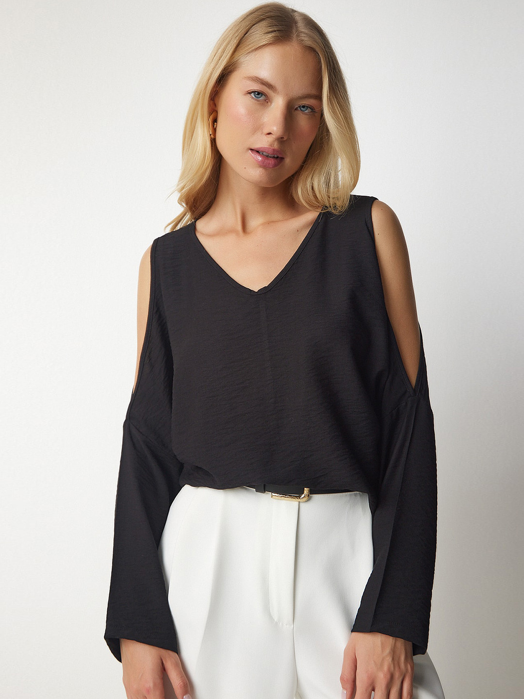 Happiness istanbul V-Neck Cold-Shoulder Top