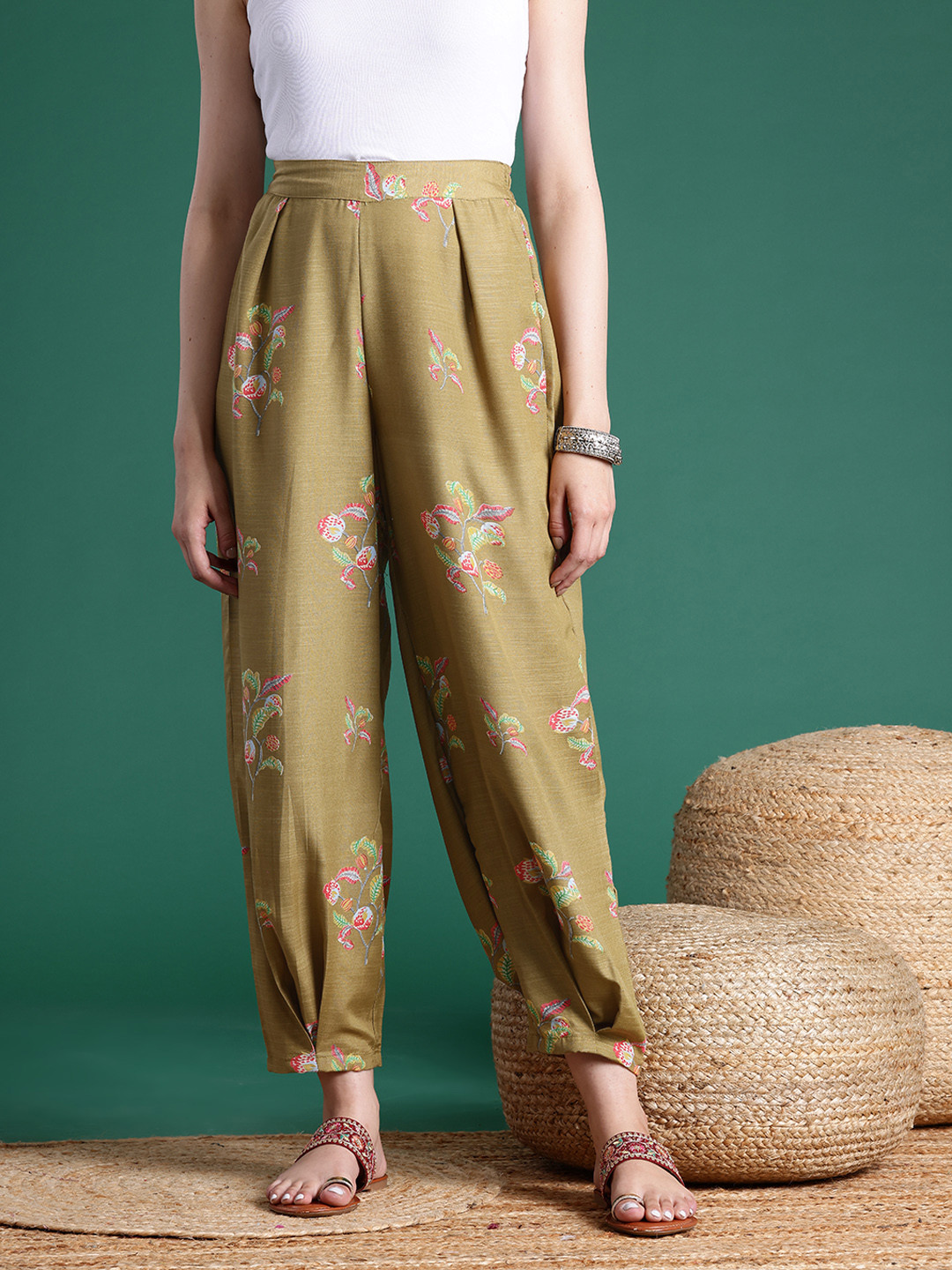 Sangria Floral Printed Pleats Detailed Salwar