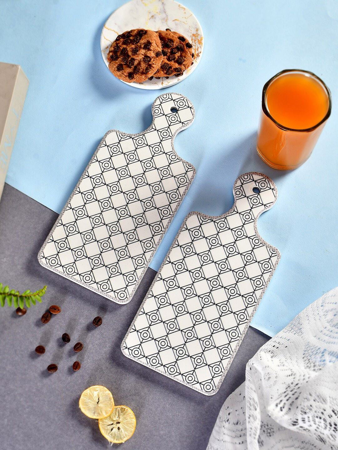 TAYHAA 2 Pieces White & Black Printed Platter With Handle Serve ware