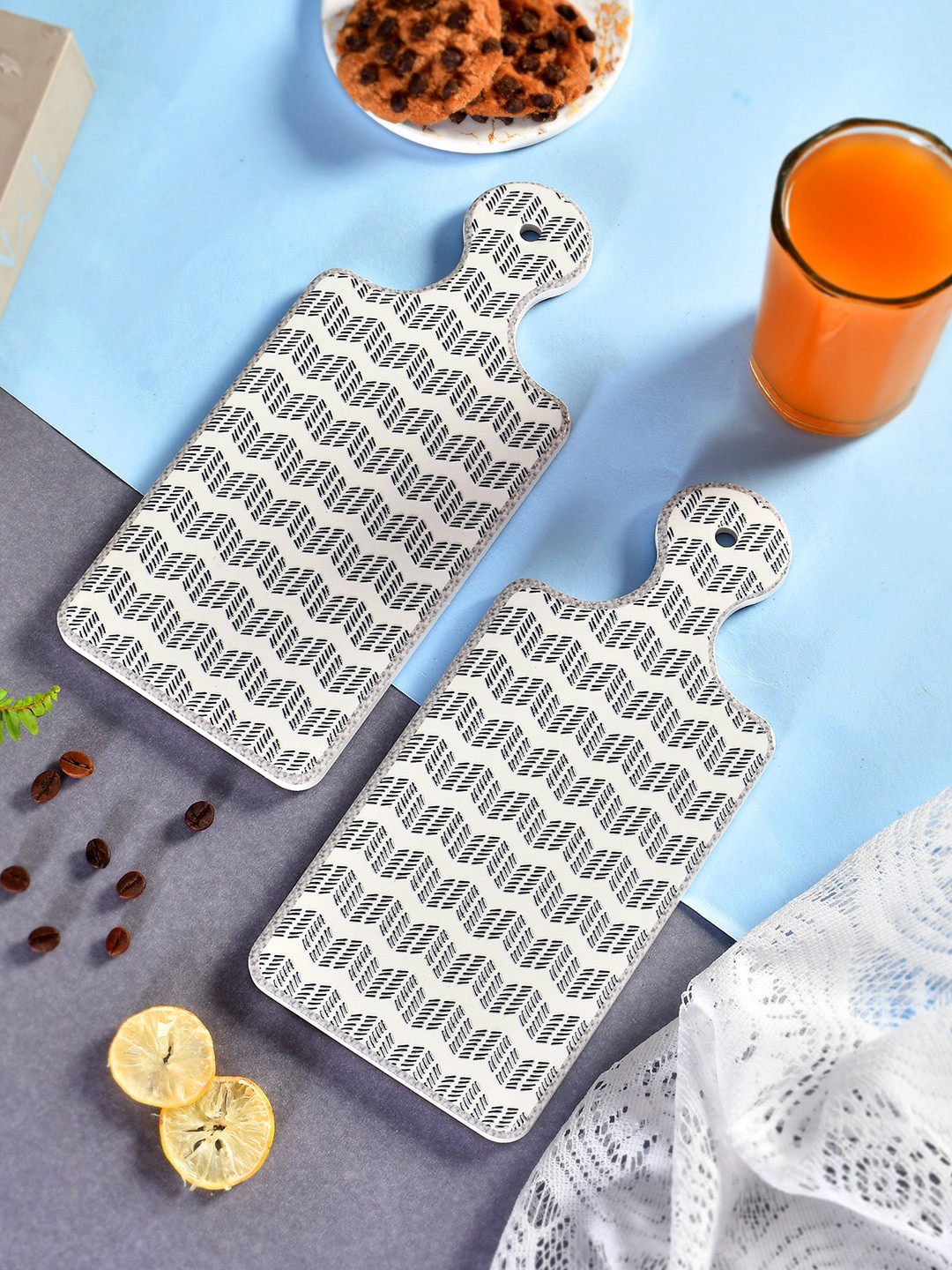 TAYHAA 2 Pieces Black & White Printed Ceramic Platter With Handle Serve ware