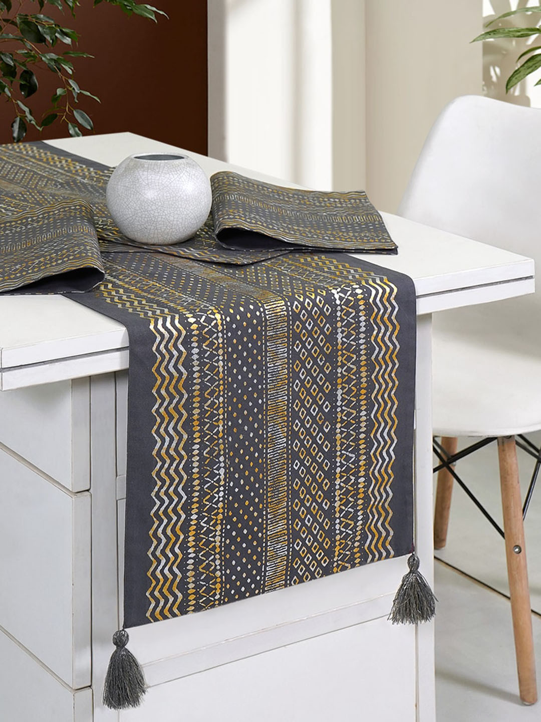 Ode & Cleo Grey 6 Pieces Intricate Texture Cotton Table Mat