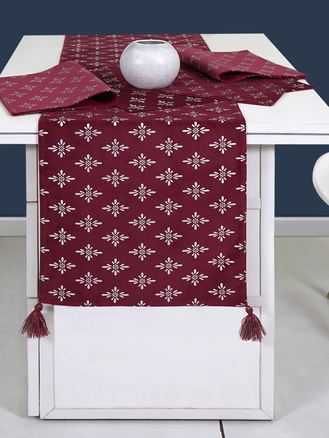 Ode & Cleo Maroon 7 Pieces Floral Printed Table Linen Set