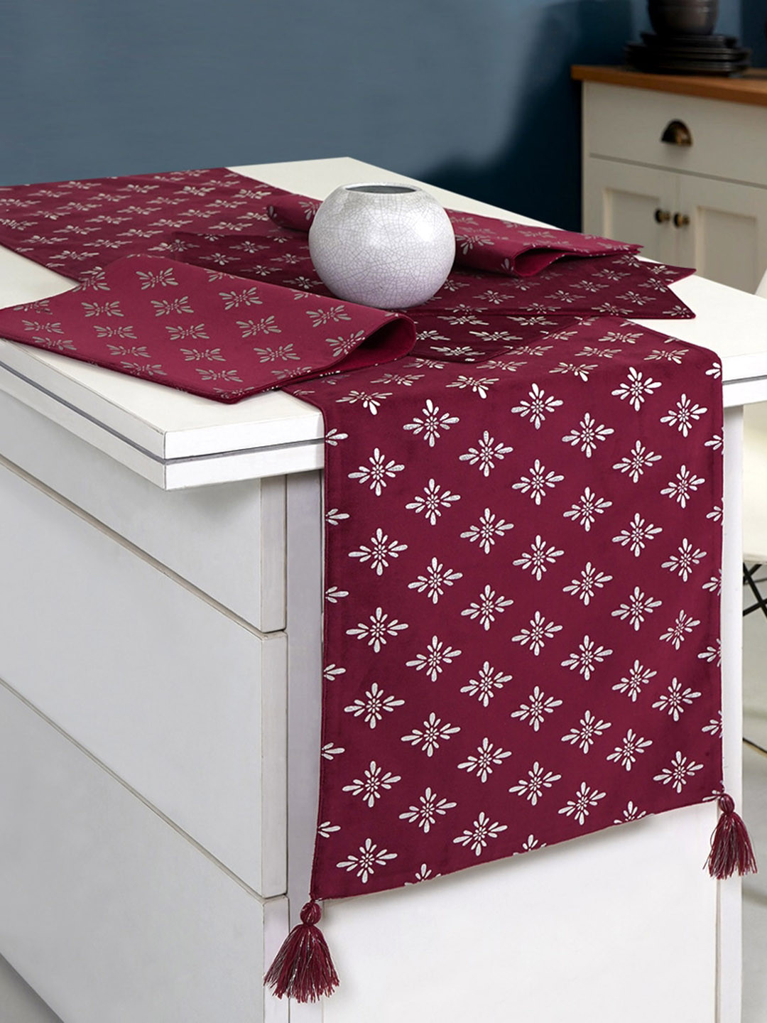 Ode & Cleo Maroon & White 6 Pieces Ethnic Motifs Design Cotton Table Mat