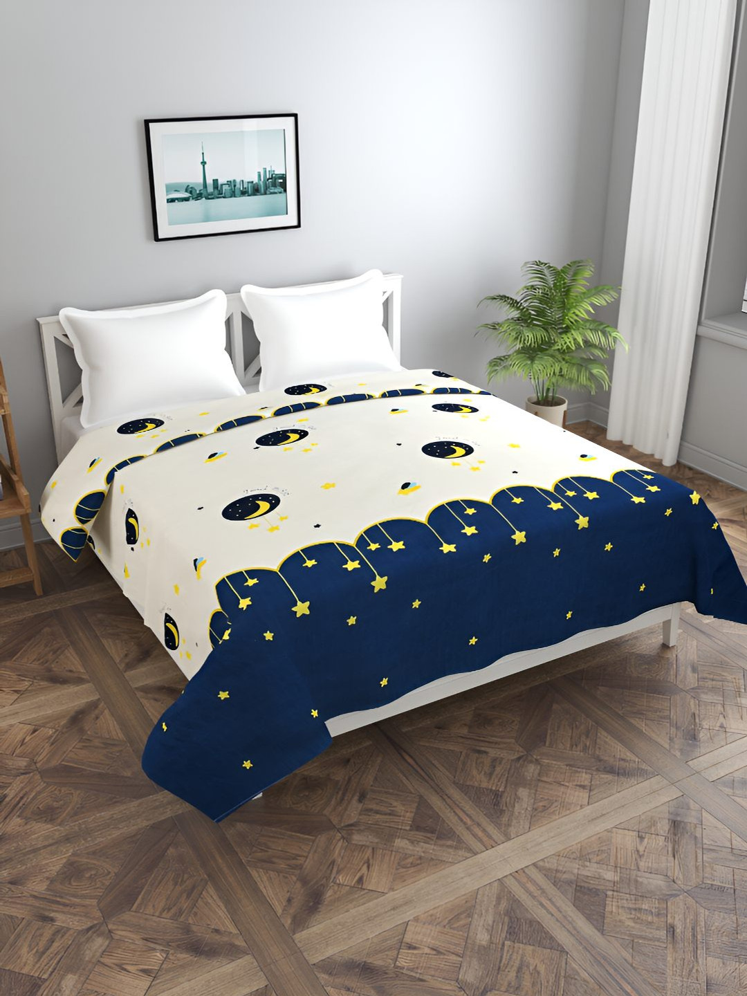 BREVARD Off White & Navy Blue Conversational Printed Double Queen Duvet Cover