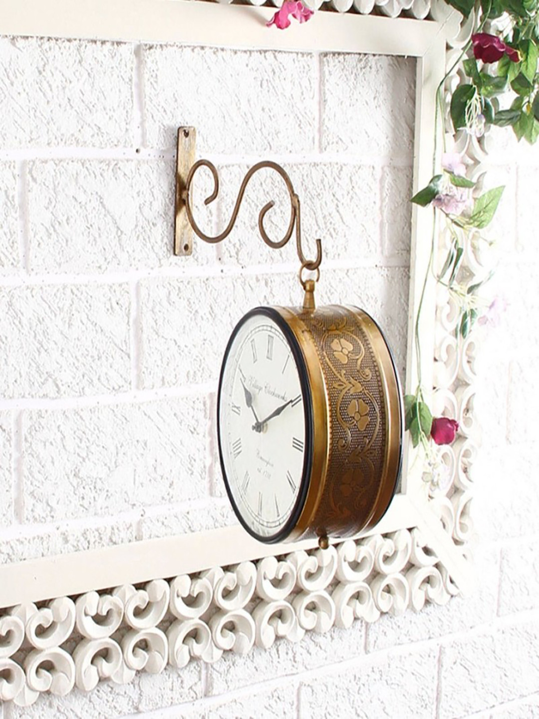 Unravel India Gold-Toned Round Solid Analogue Wall Clock