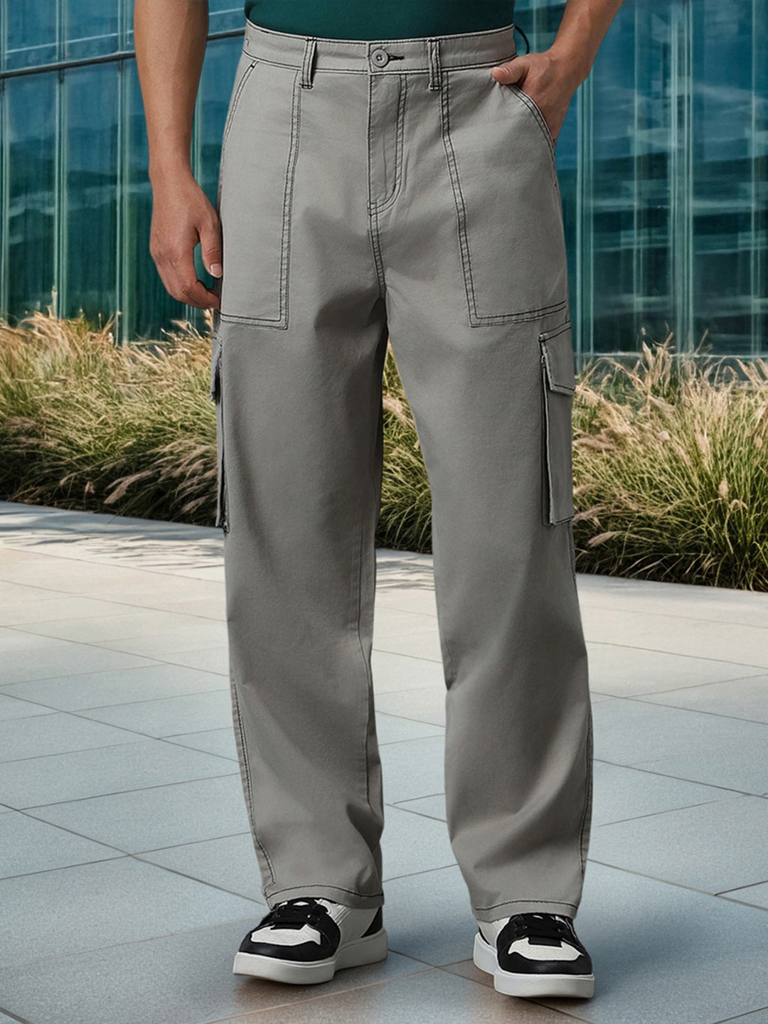 Bewakoof Men Grey Straight Fit Cargo Pants