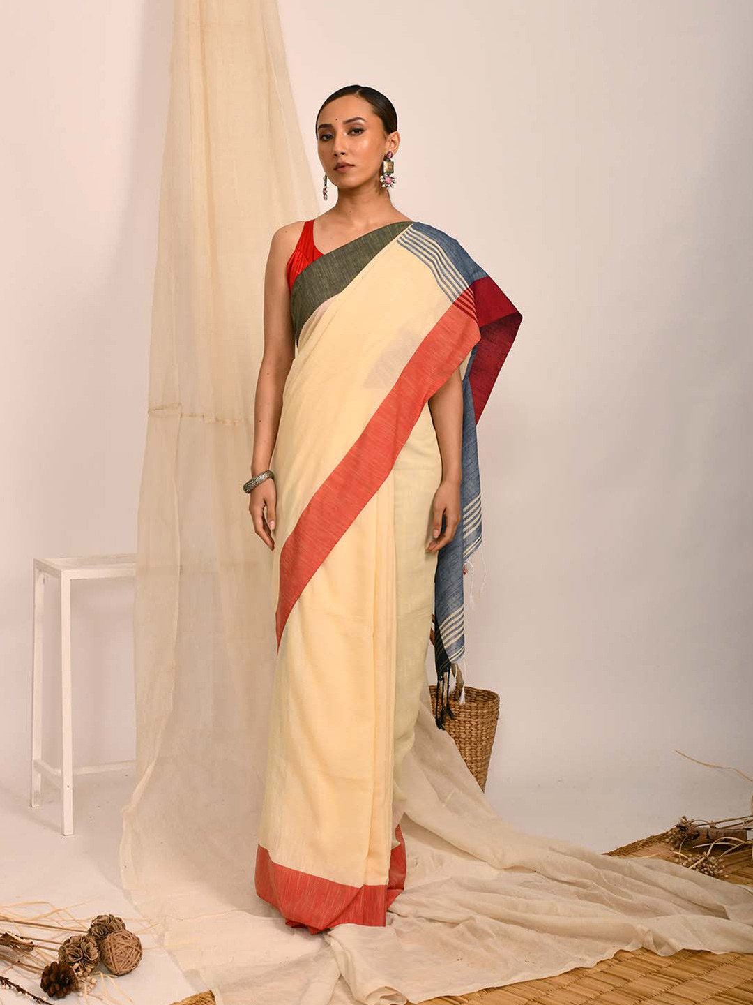 Indethnic Colourblocked Jamdani Saree