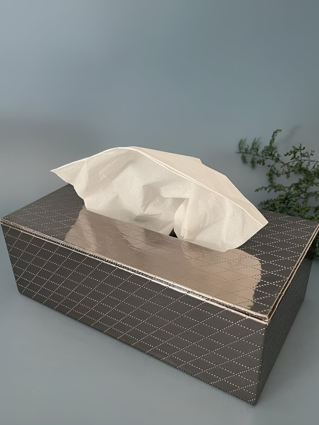 CasaGold Silver Textured Wooden Tissue Holder