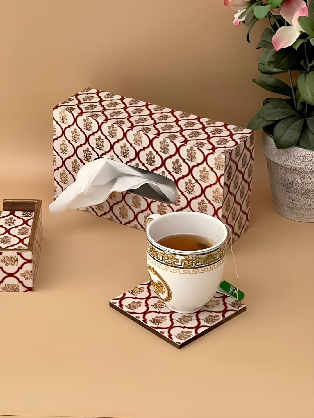 CasaGold Red Printed Wooden Tissue Box & 6 Pieces Coaster