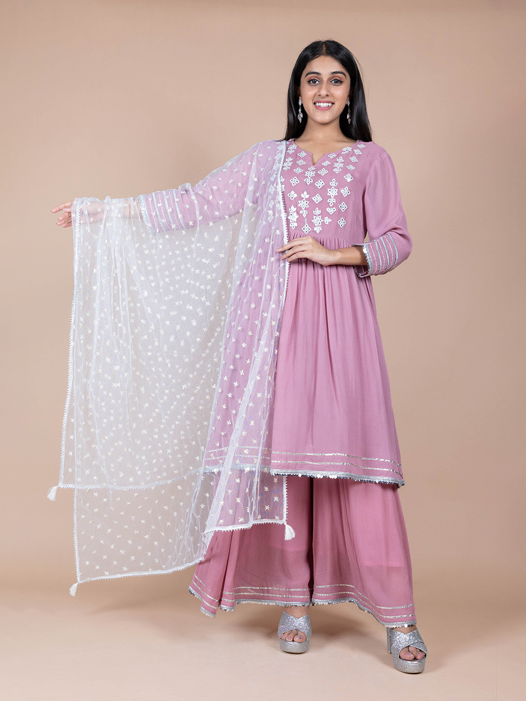 KASYA Geometric Embroidered Gotta Patti Dupatta