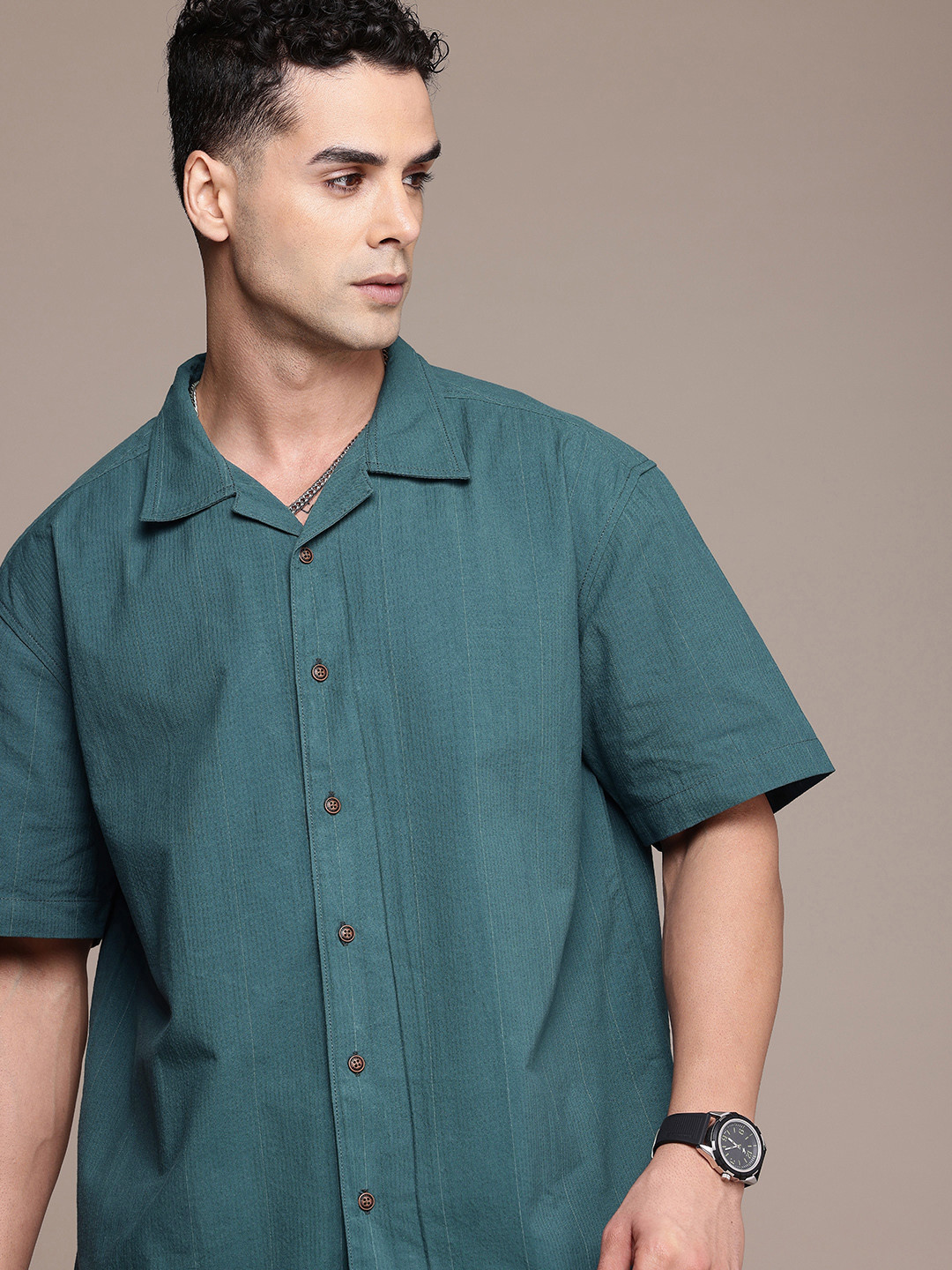 Roadster Men Cuban Collar Seersucker Relaxed Fit Pure Cotton Casual Shirt