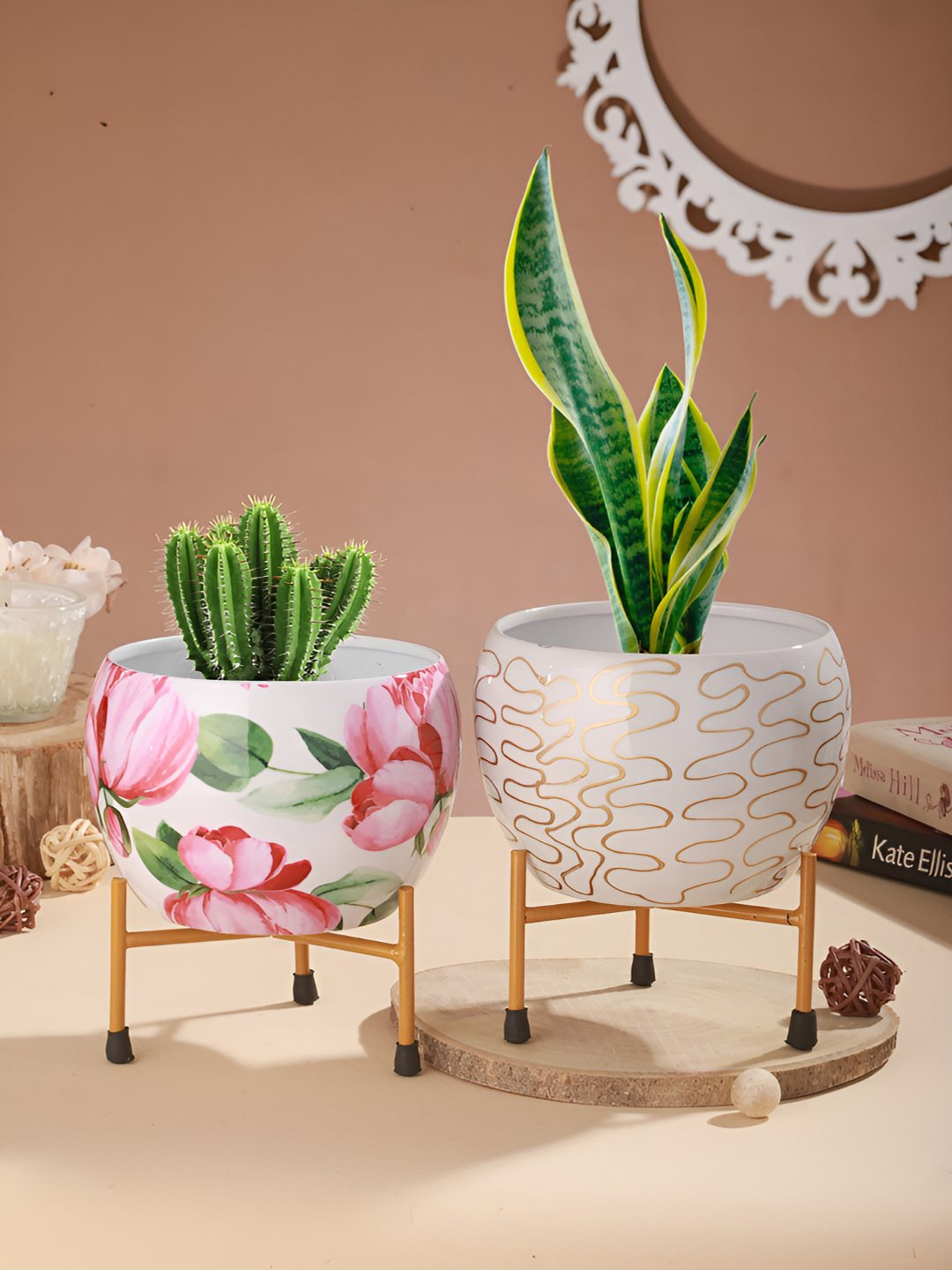 Homspurts White & Pink 2 Pieces Resilient Metal Apple Bowl Planters With Stand