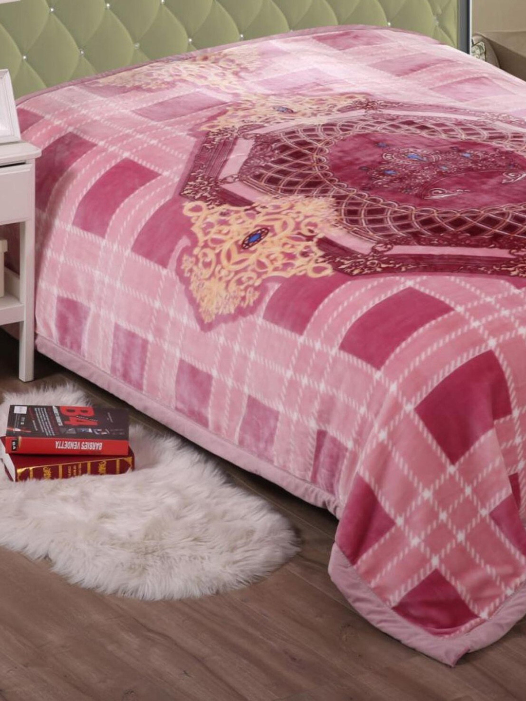 Signature Yeti Pink & White Ethnic Motifs Heavy Winter Double Bed Blanket