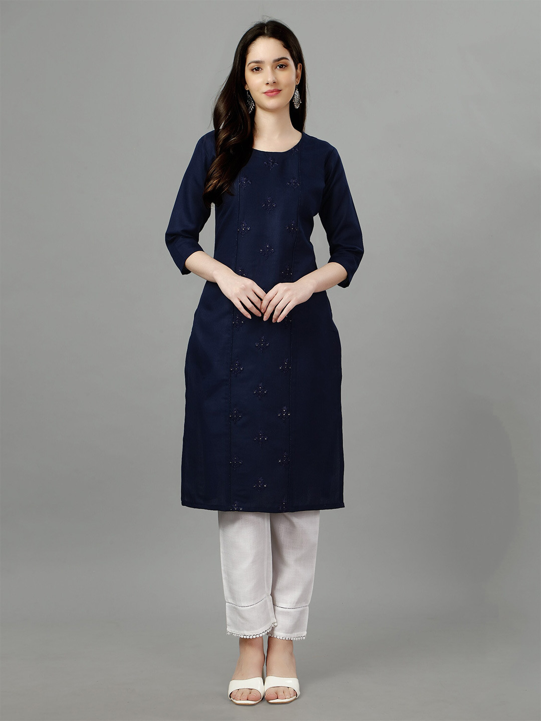 ARADHNA Floral Sequinned Embroidered Regular Cotton Kurta