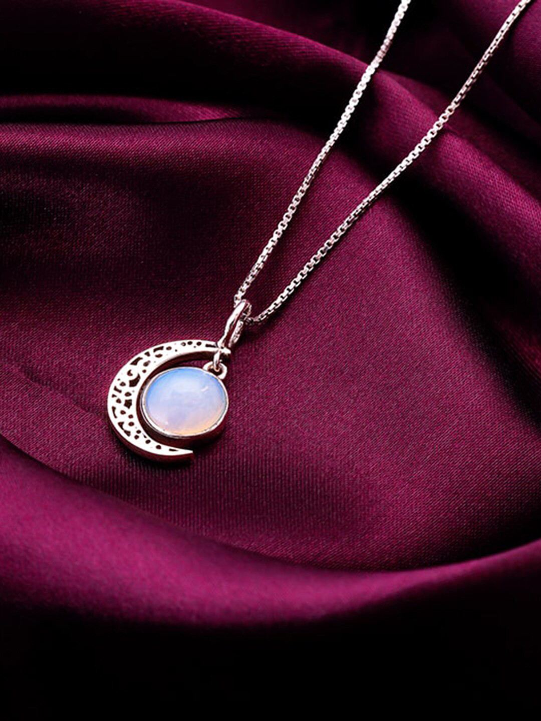 GIVA 925 Silver Oxidised Moonstone Crescent Pendant with Box Chain