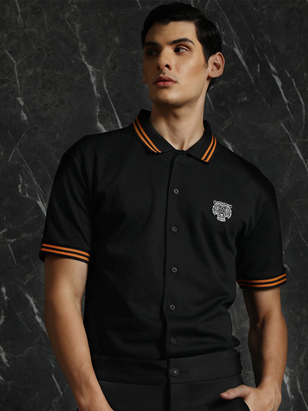 Breakbounce Black Tailored Fit Applique Detailed Cotton Casual Shirt