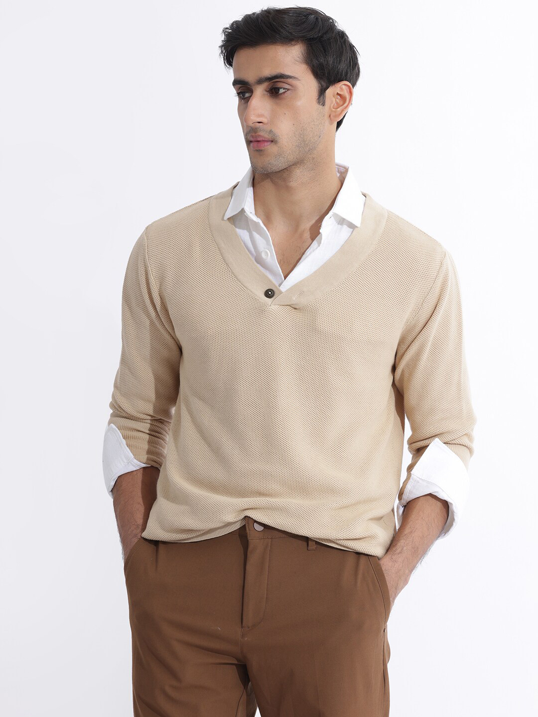 RARE RABBIT Men Breeze Solid V-Neck Sweater