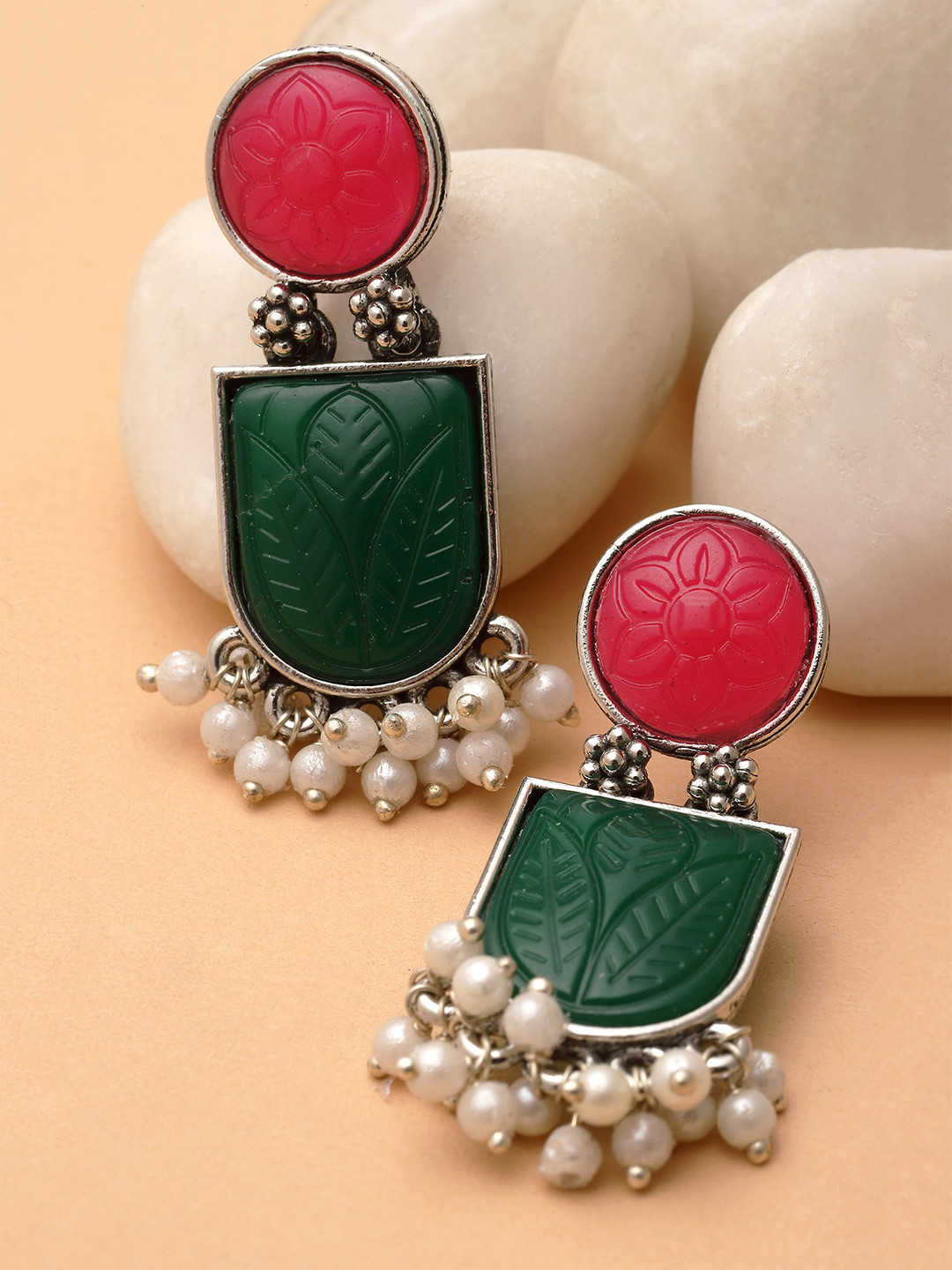 KARATCART Green Silver-Plated Geometric Kundan Studded Drop Earrings