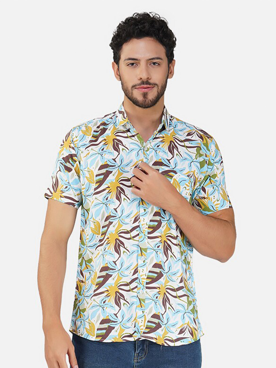 Regular Fit Floral Printed Spread Collar Casual Shirt