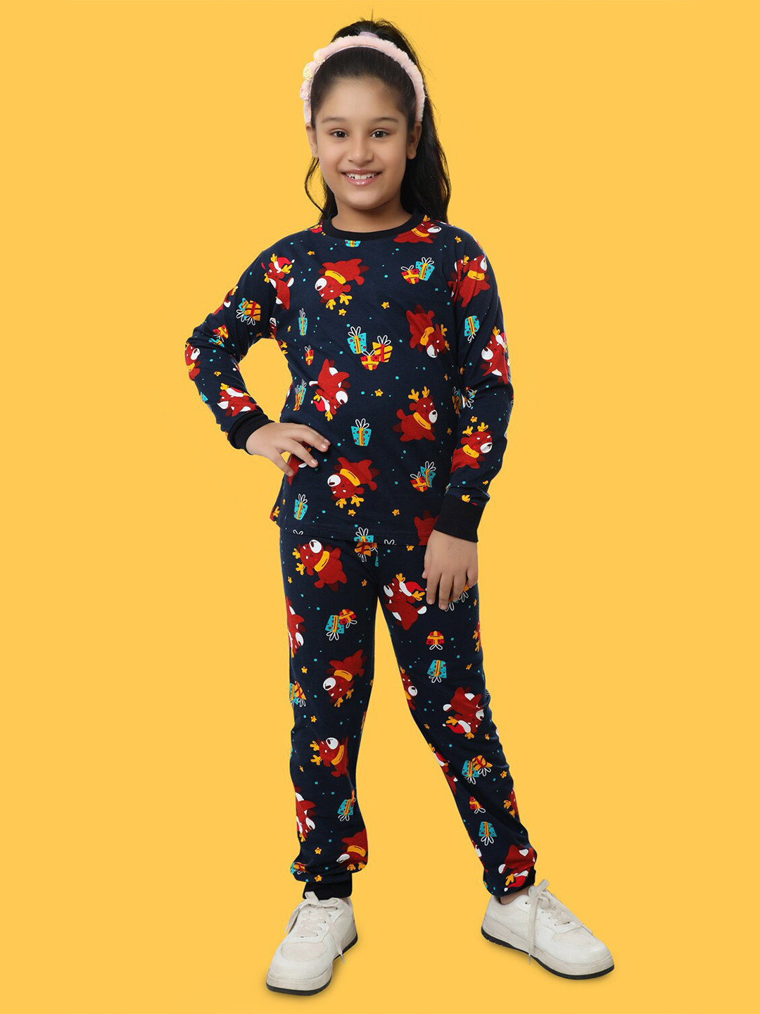 Ninos Dreams Girls Reindeer Christmas Printed Pure Cotton T-shirt With Joggers