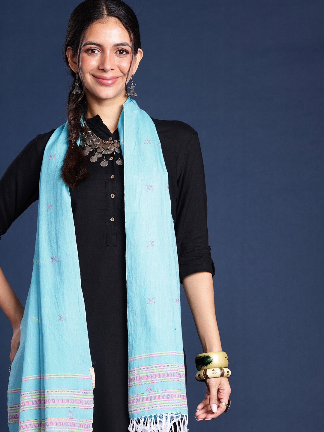 Taavi Bhujodi Woven Design Handloom Winter Stole