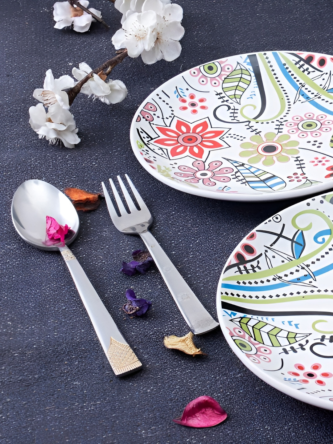 caffeine White & Blue 2 Pieces Printed Ceramic Flower Design Dinner Plates