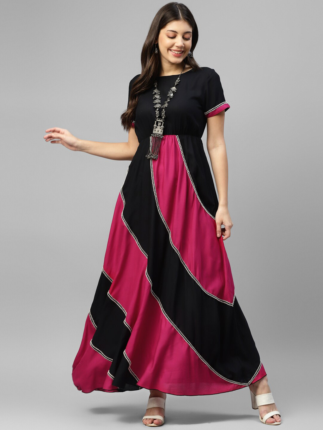 DEEBACO Colourblocked Rayon Round Neck Maxi Dress