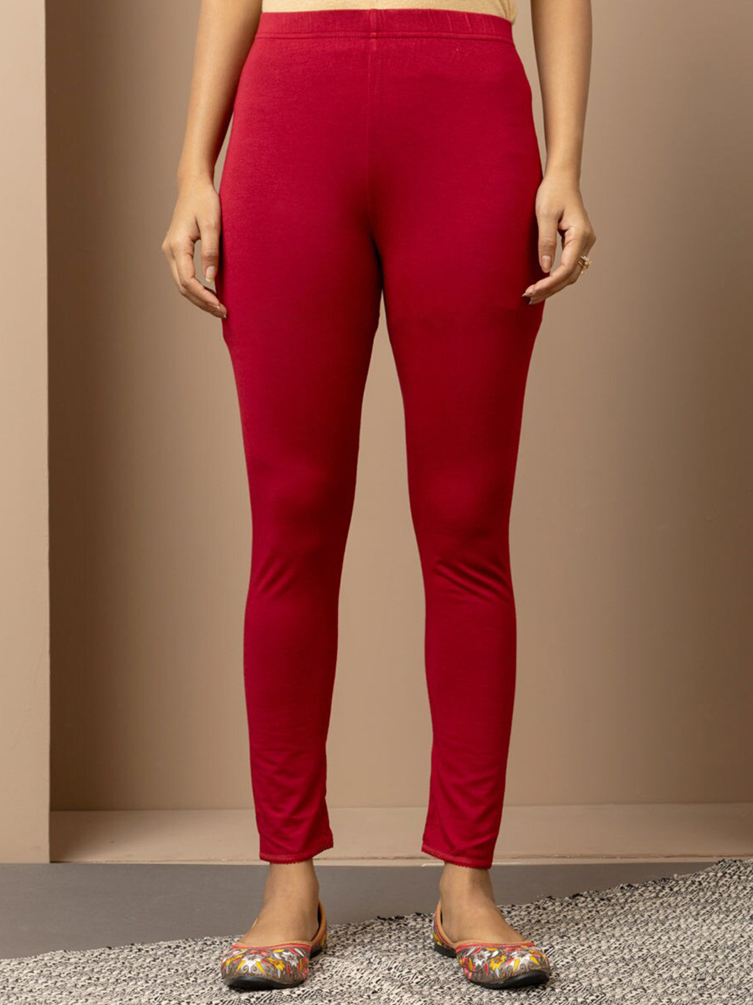 Lakshita Mid Rise Plain Ankle Length Leggings