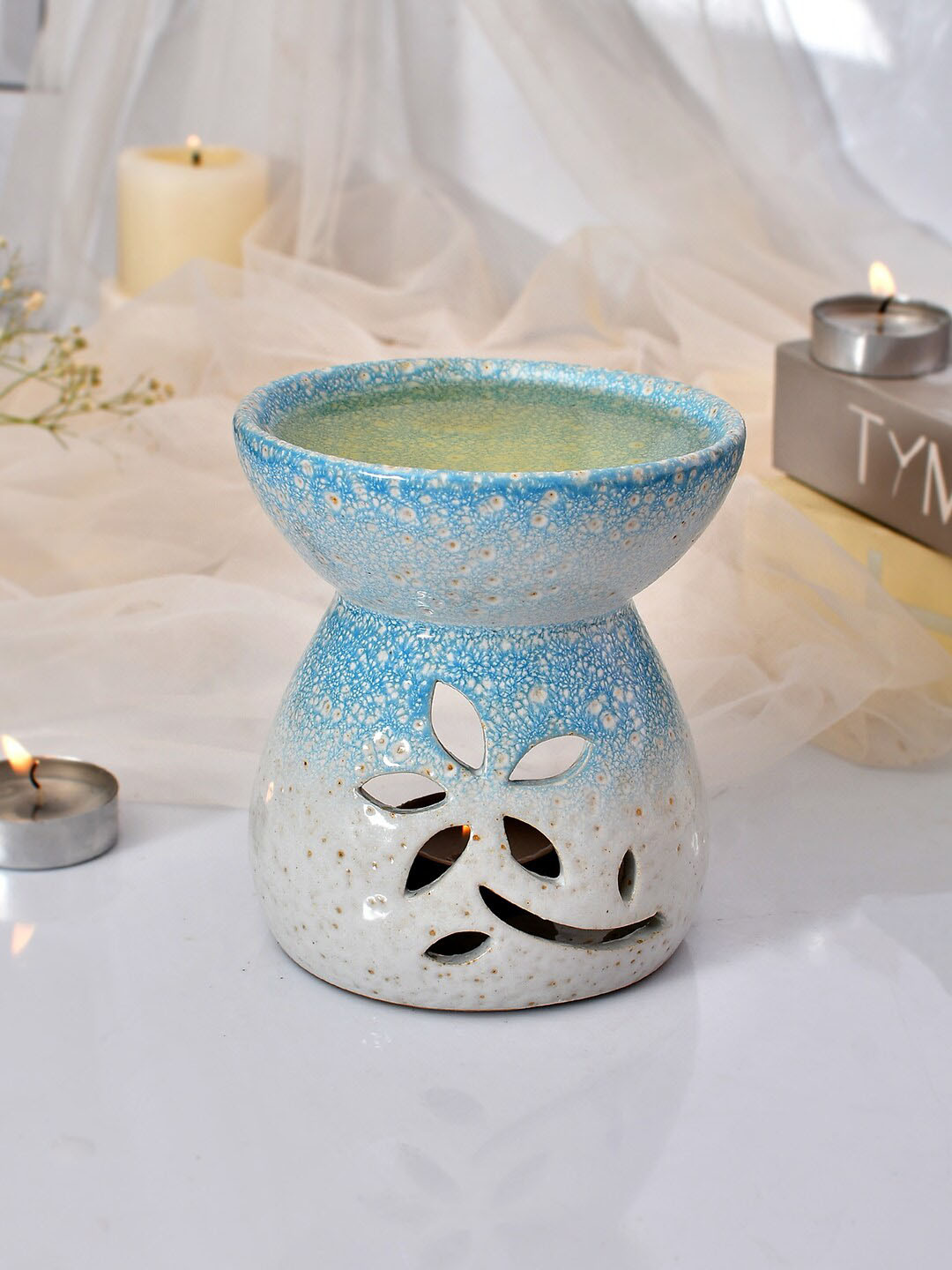 TAYHAA Blue & White Soothing Ceramic Aroma Oil Diffuser