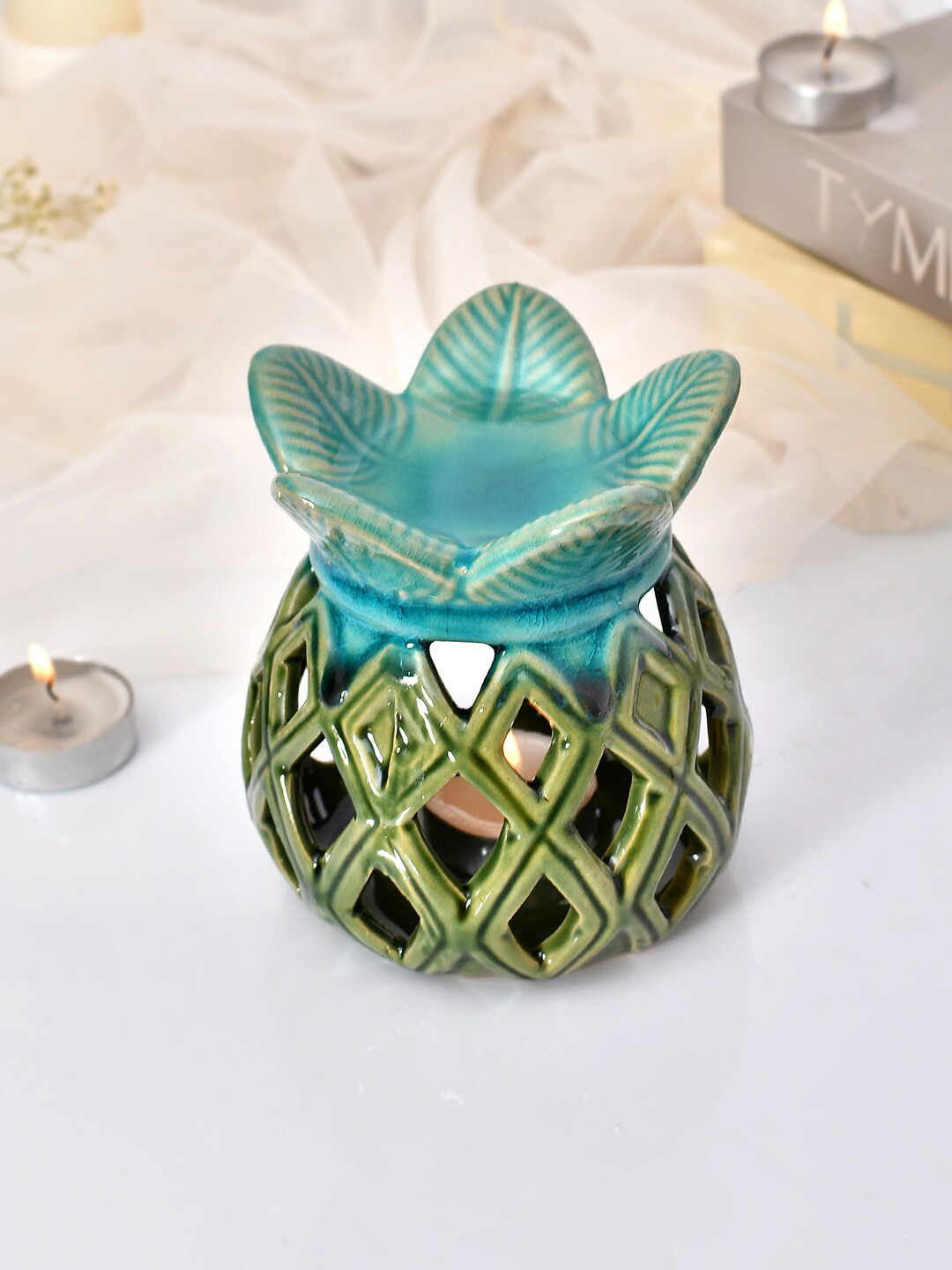 TAYHAA Green & Turquoise Blue Pineapple Shaped Ceramic Aroma Oil Diffuser