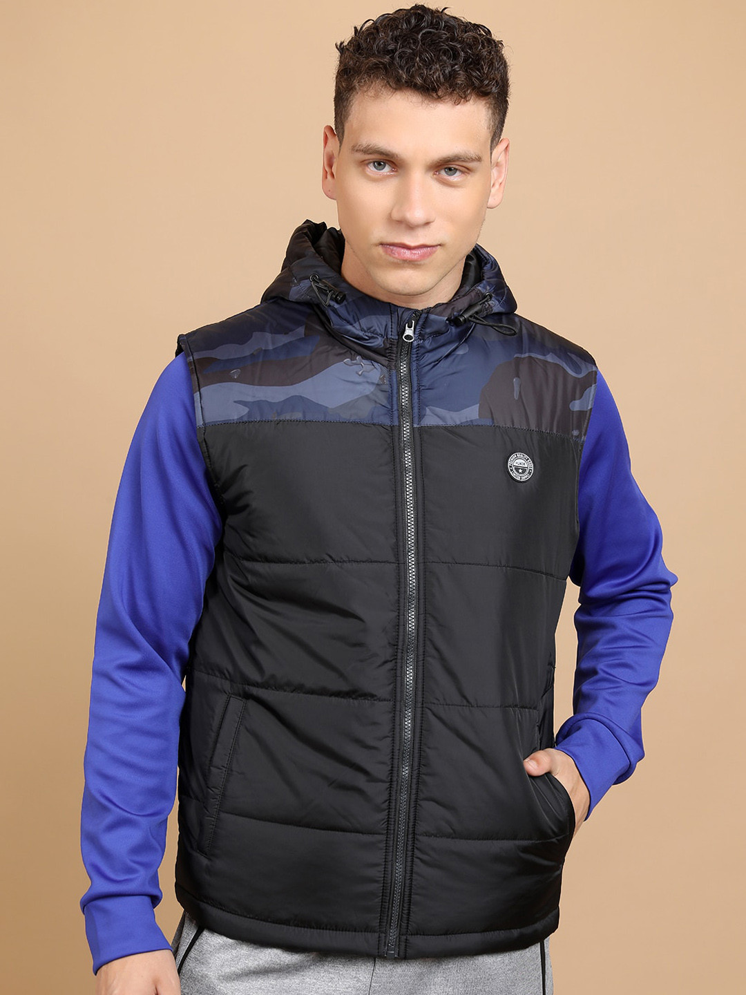 HIGHLANDER Colourblocked Hooded Neck Sleeveless Zip Detail Puffer Jacket
