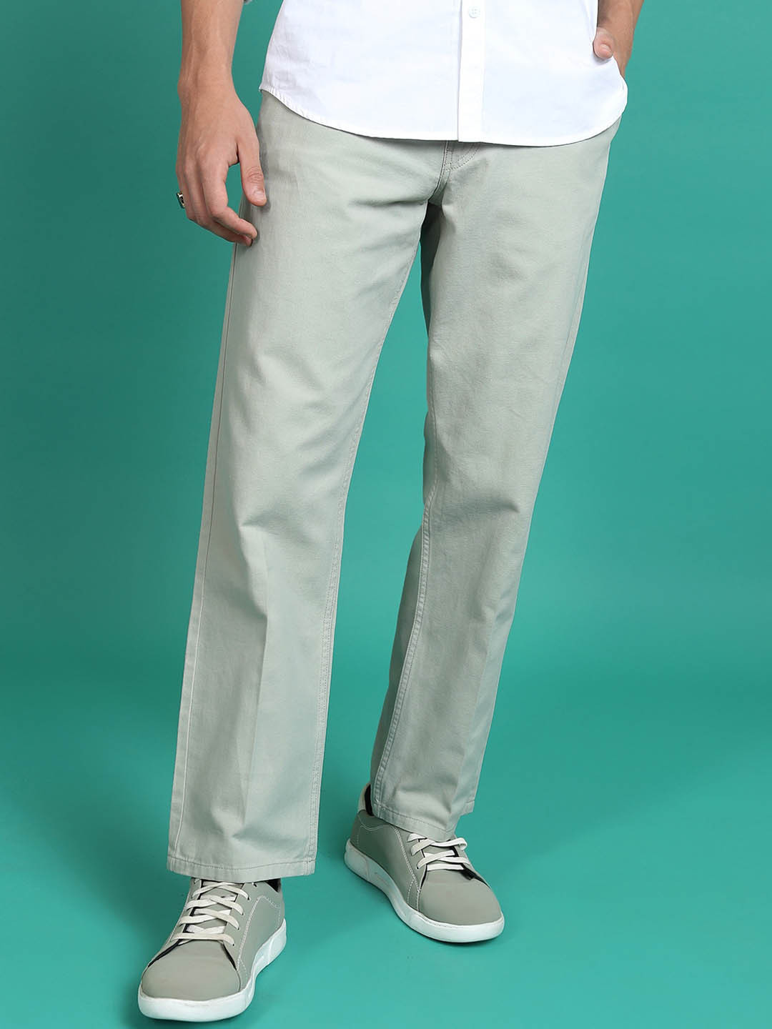 HIGHLANDER Men Mid-Rise Cotton Regular Trousers
