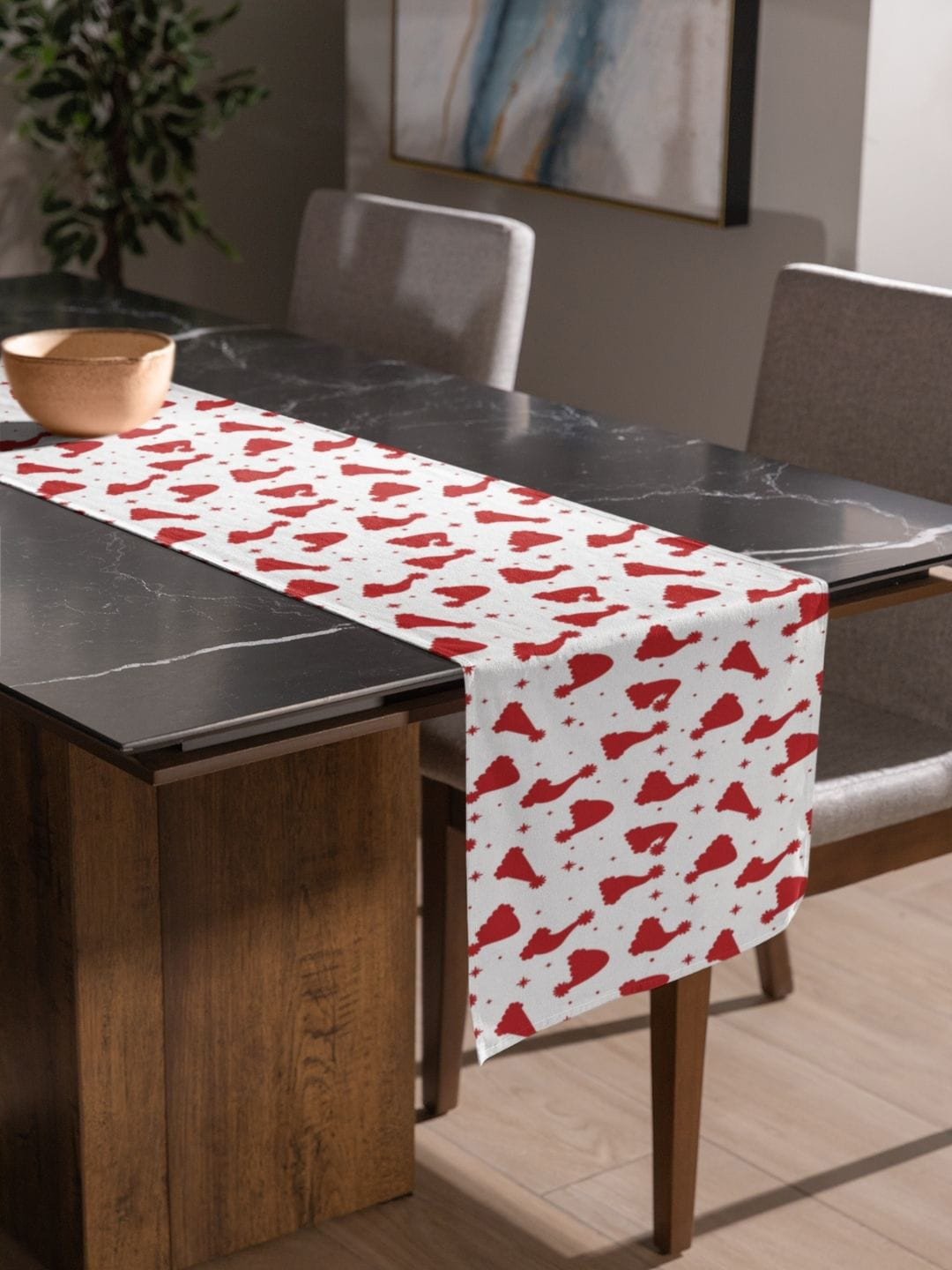 THEYAYACAFE Maroon & White 7 Pieces Printed Tablemats & Table Runner