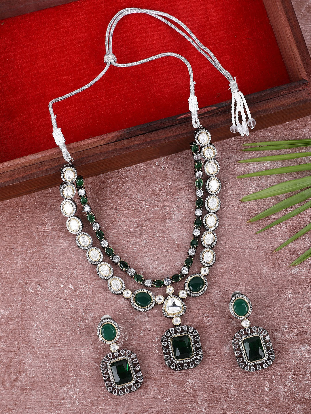 AURAA TRENDS Rhodium Plated American Diamond Zircon Jewellery Set