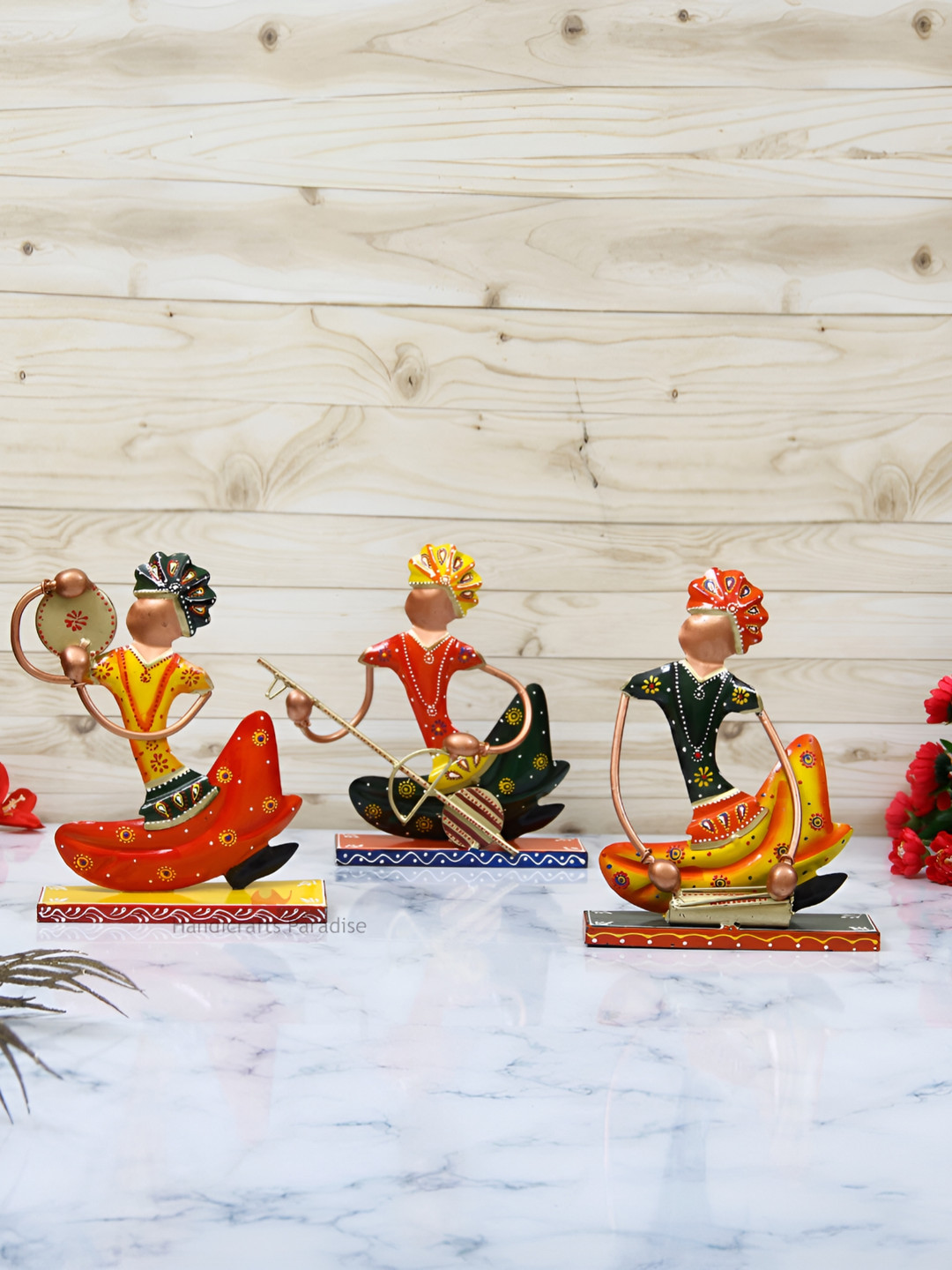 HANDICRAFTS PARADISE Green & Red 3-Pieces Musician Men Figurine Showpiece