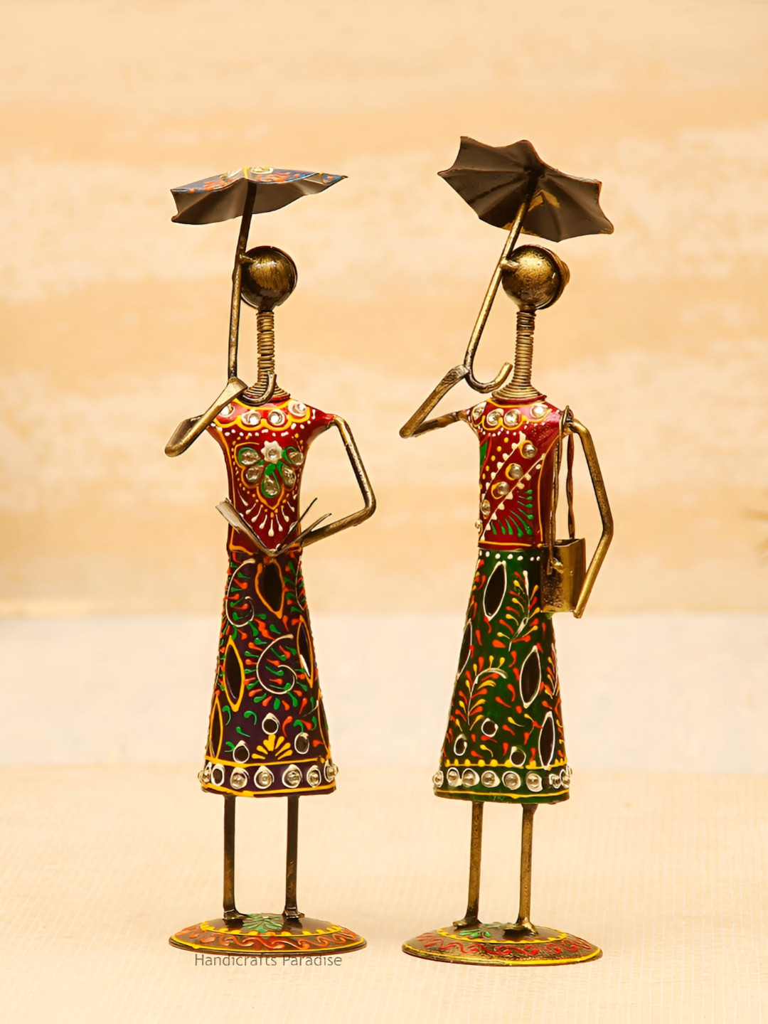 HANDICRAFTS PARADISE Gold-Toned & Maroon 2-Pieces Doll Figurine Showpiece