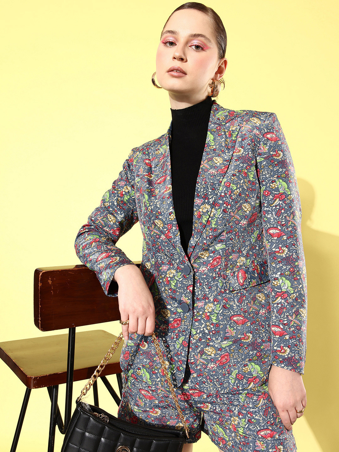 QUIERO Printed Pure Silk Blazer with Shorts