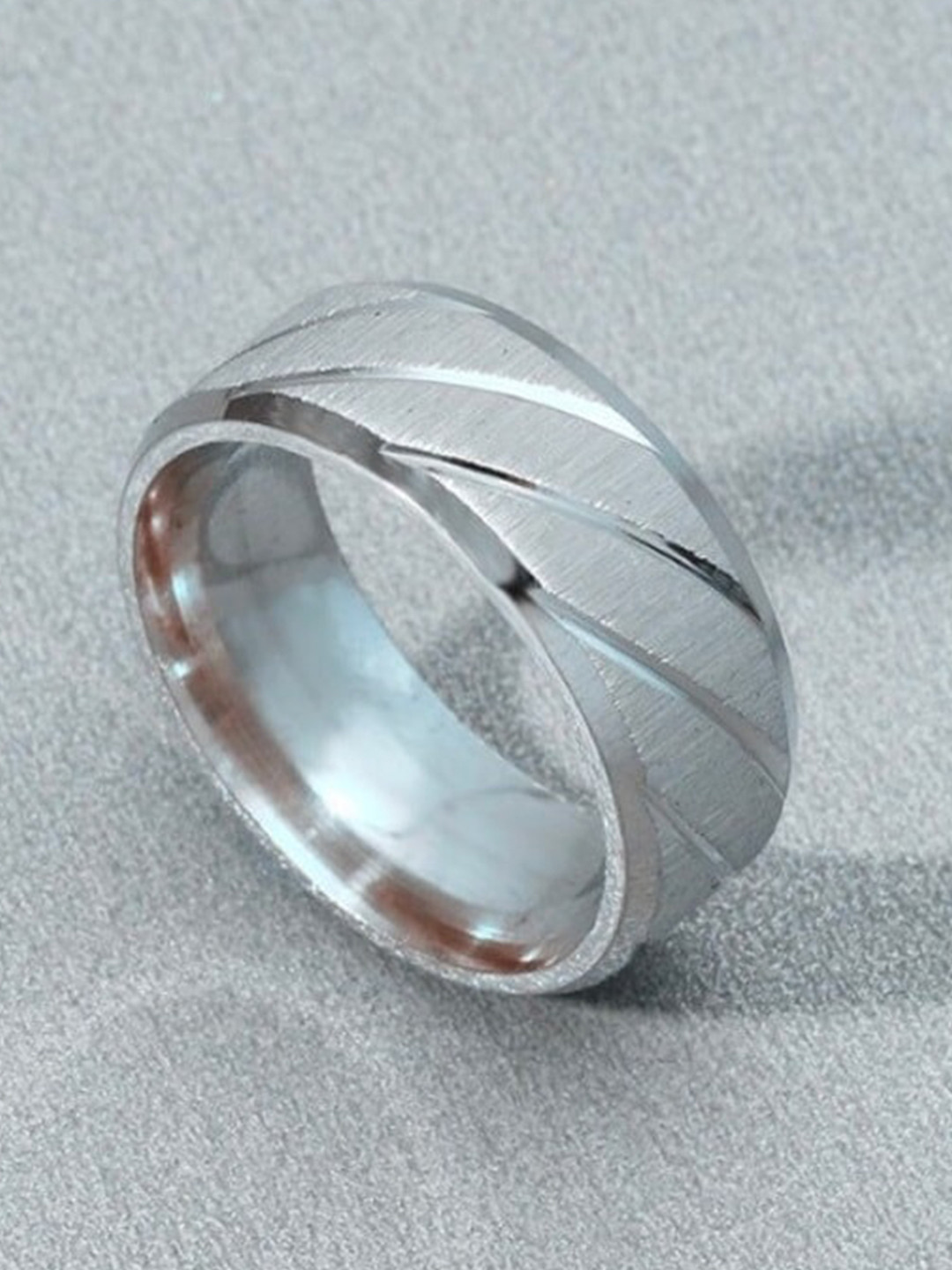 VIEN Men Silver Plated Two Tone Twill Pattern Finger Ring