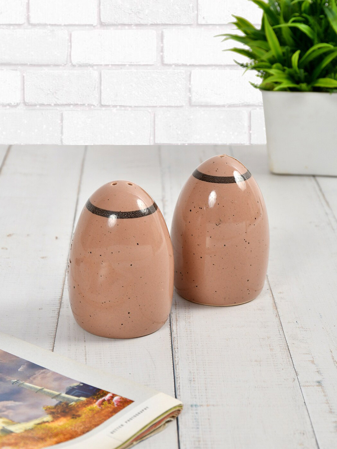 CLIO'S HERITAGE STORE 2 Pieces Beige Salt and Pepper Shakers