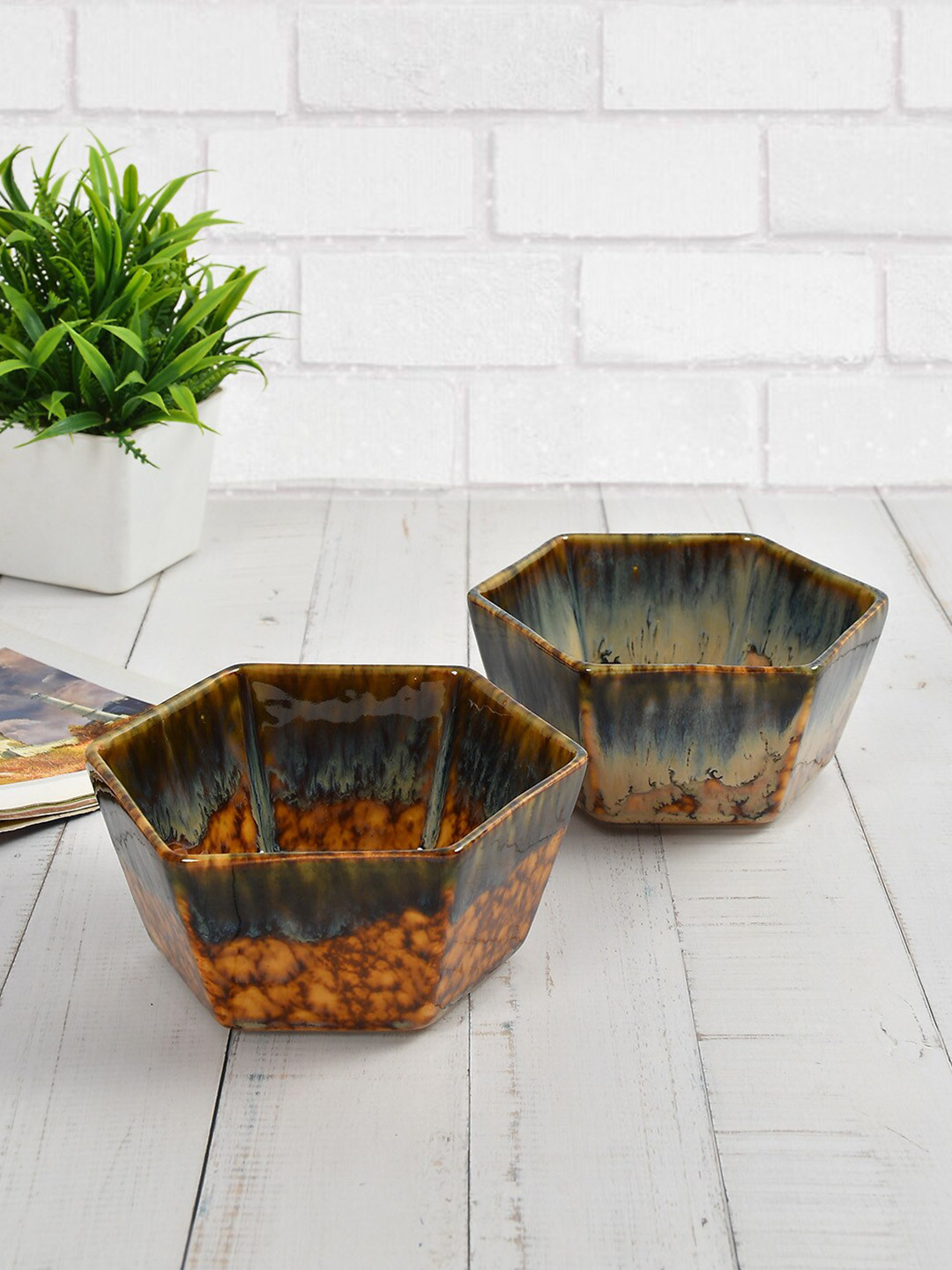 CLIO'S HERITAGE STORE  Yellow Grey 2 Pieces Handcrafted Printed Ceramic Core Glossy Bowls