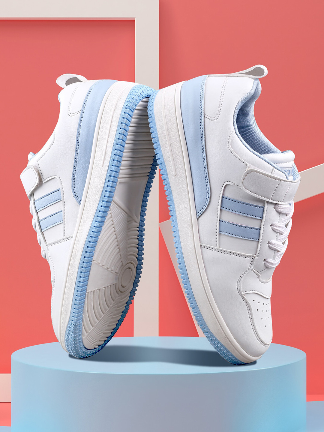 bacca bucci Women PHOENIX Colourblocked Comfort Insole Basics Sneakers