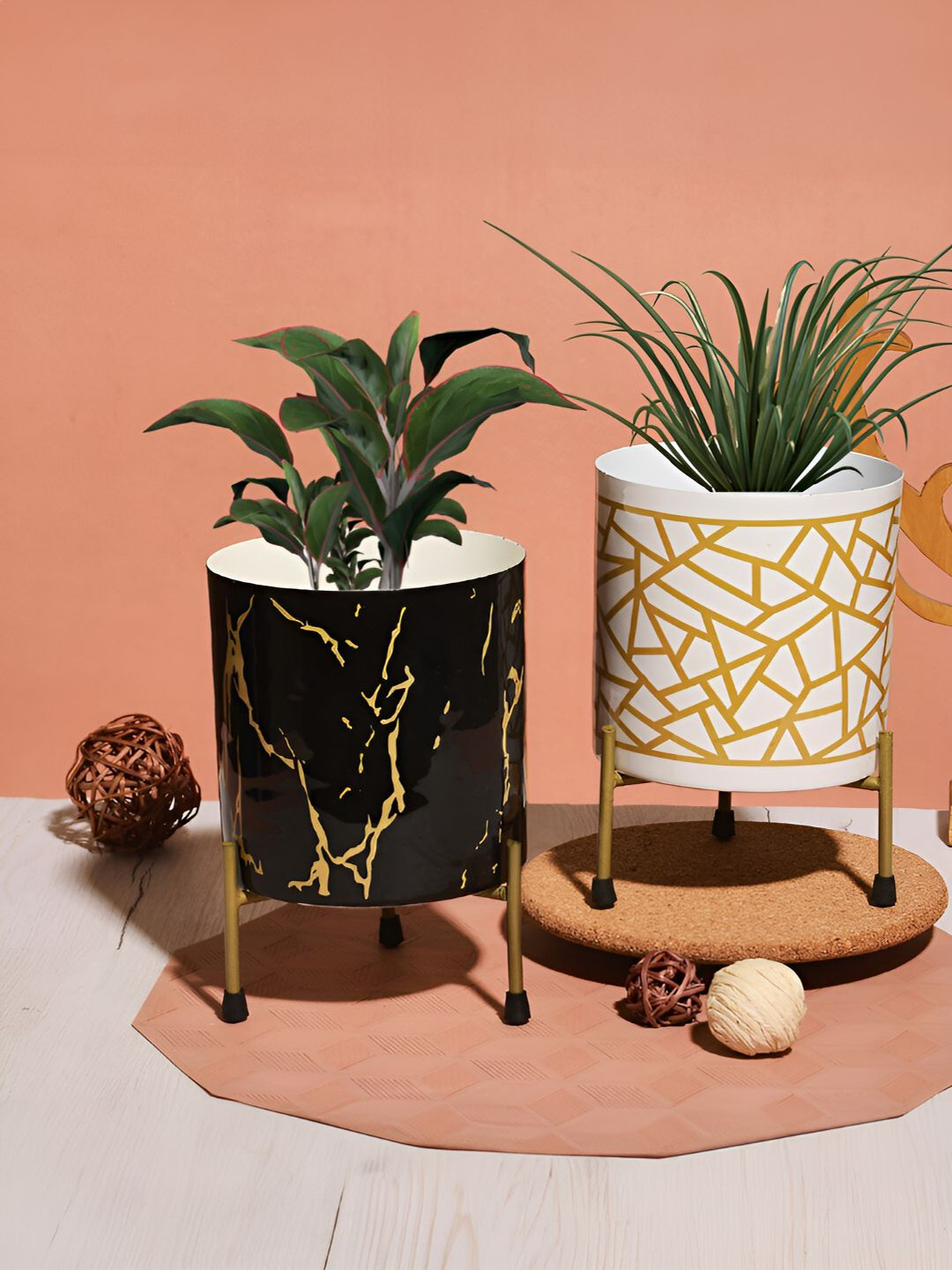 Homspurts Black & White 2 Pieces Printed Metal Planter