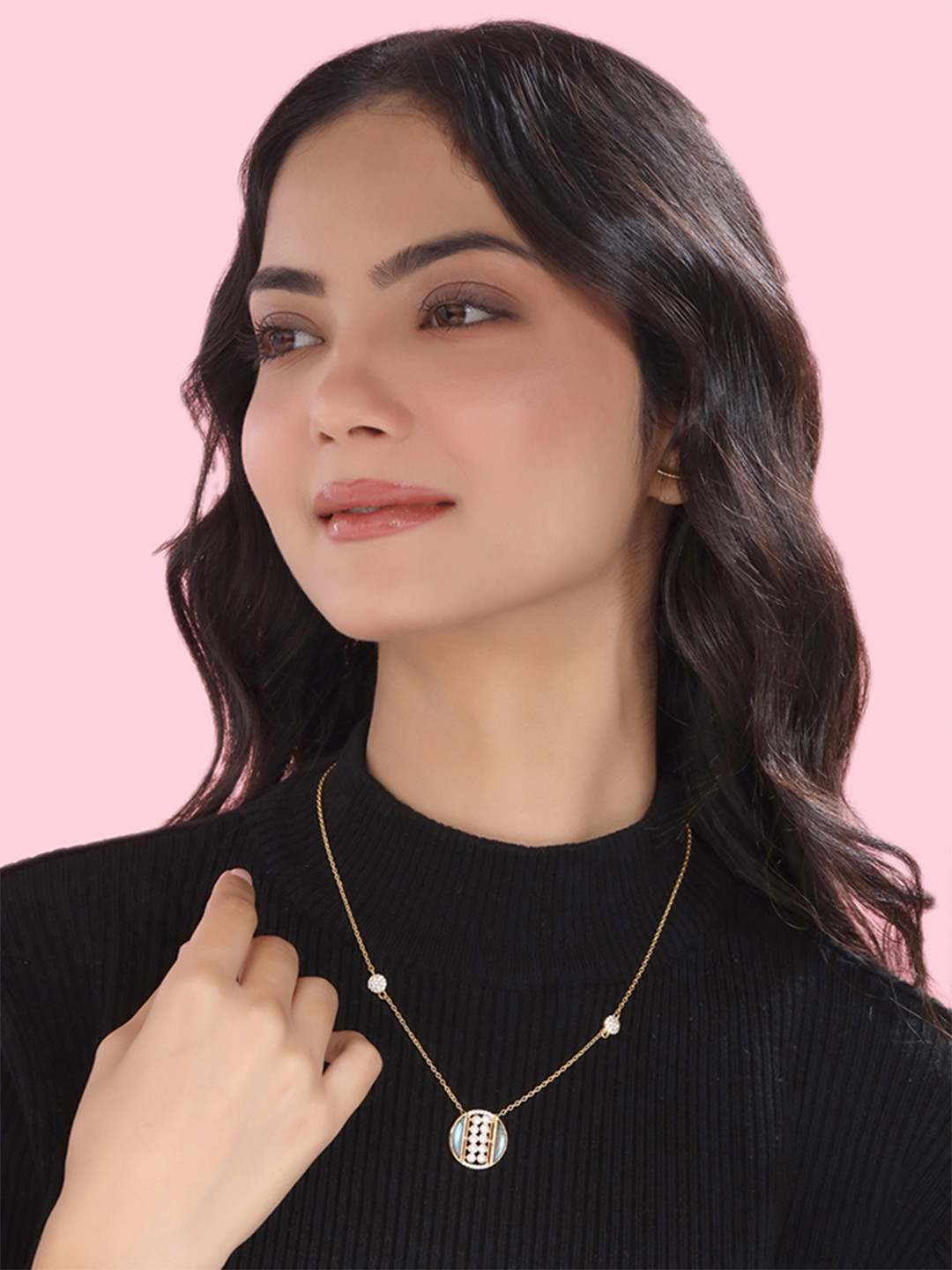 Kicky And Perky 925 Sterling Silver Pearls Mossanite & Labradorite Studded Pendant & Chain