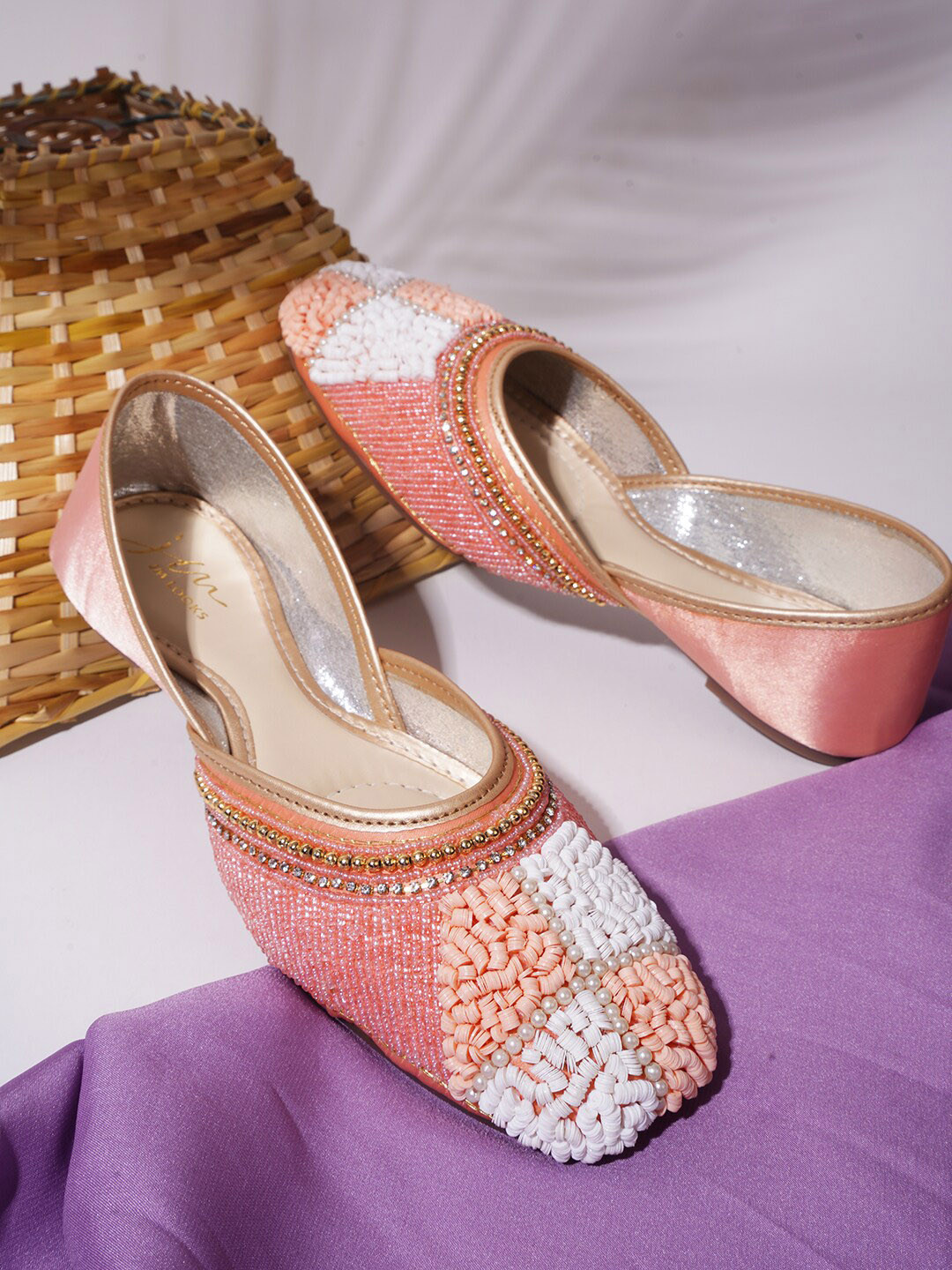 JM Looks Ethnic Embellished Sqaure Toe Mojaris