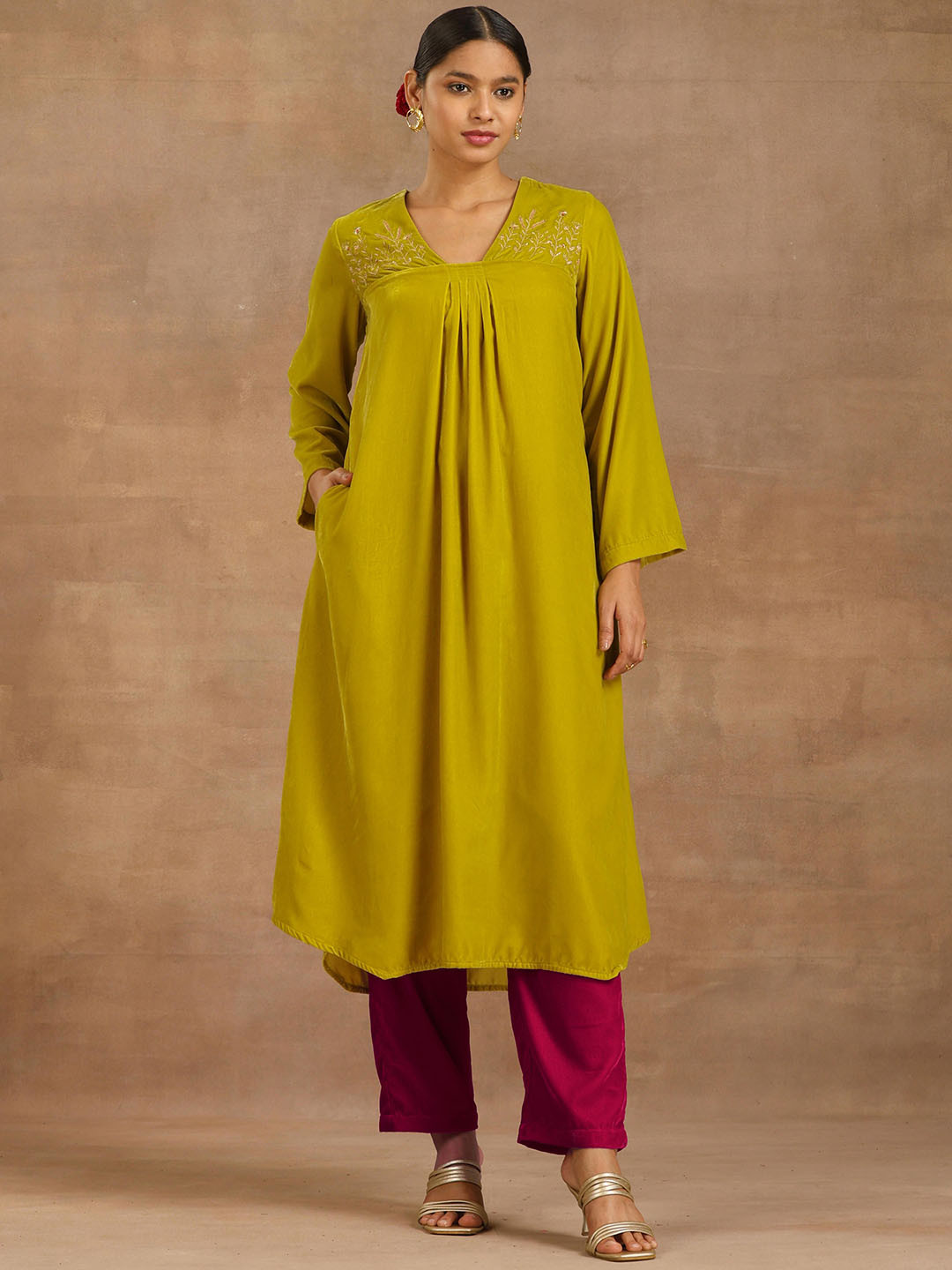 trueBrowns Embroidered Velvet Pleated Kurta