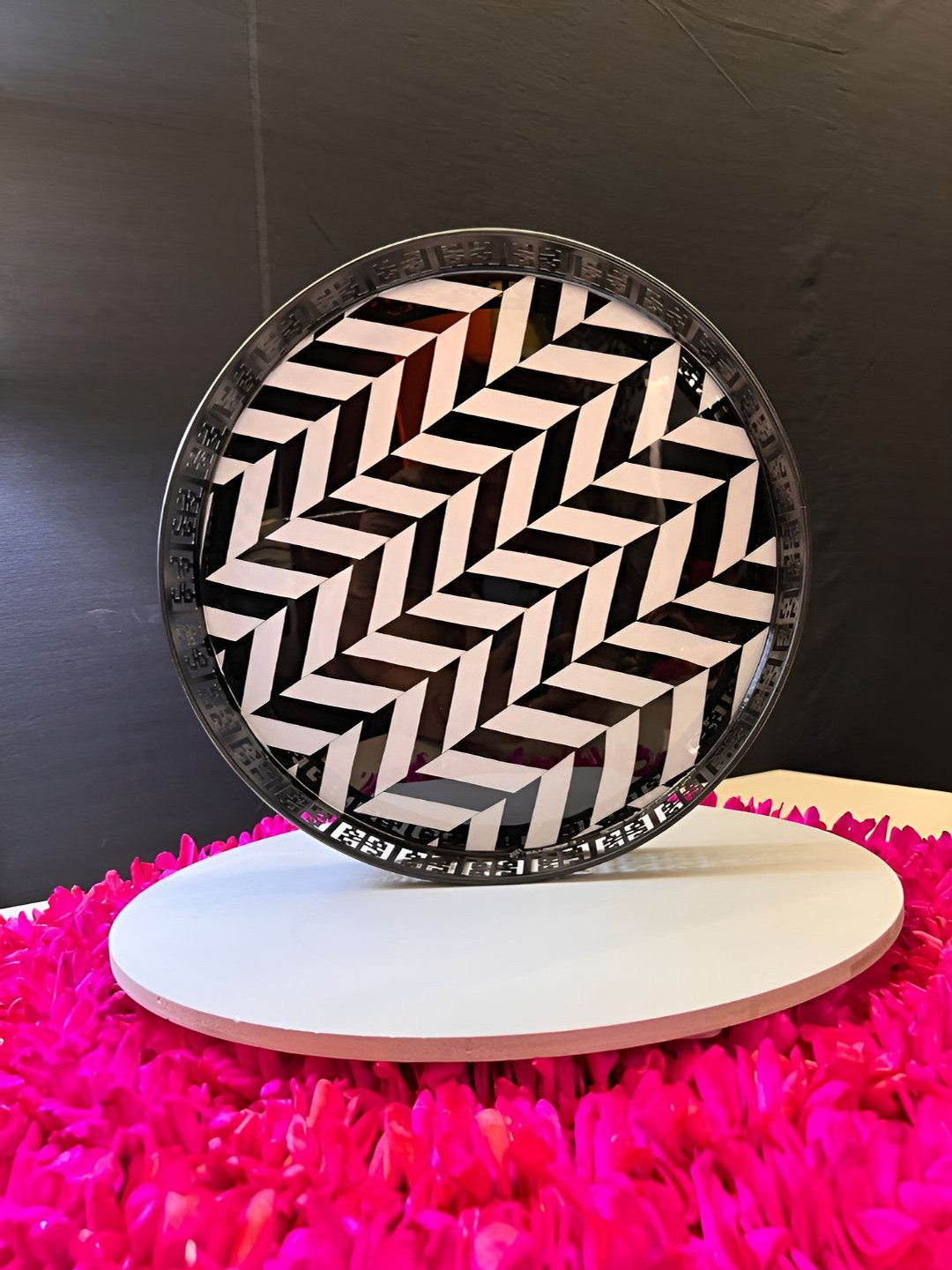 Timaya's Decor Black & White 2 Pieces Geometric Round Trays